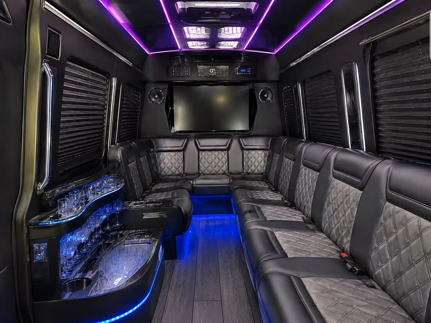 corporate event buses for the john deere classic and quad cities business events
