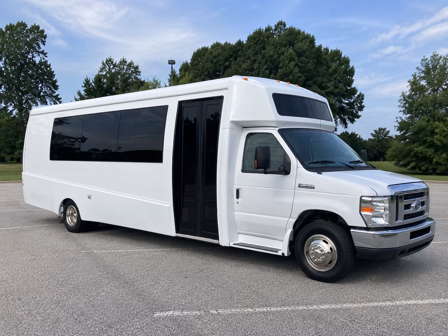 davenport 18 passenger party bus