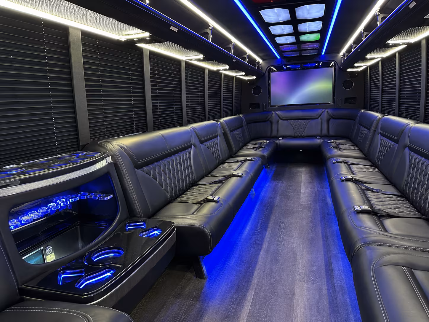 davenport 20 passenger party bus inside