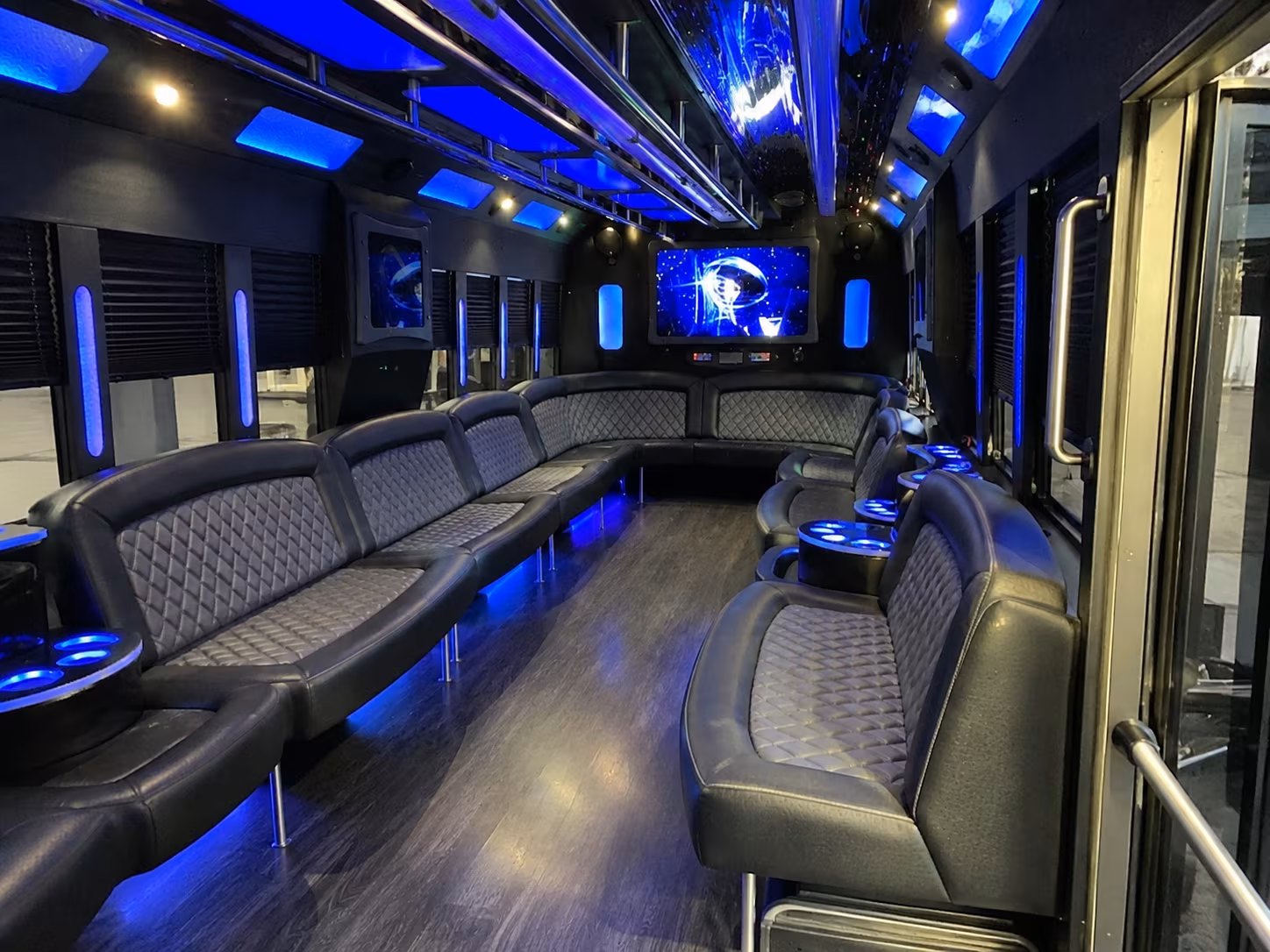 davenport 28 passenger party bus interior