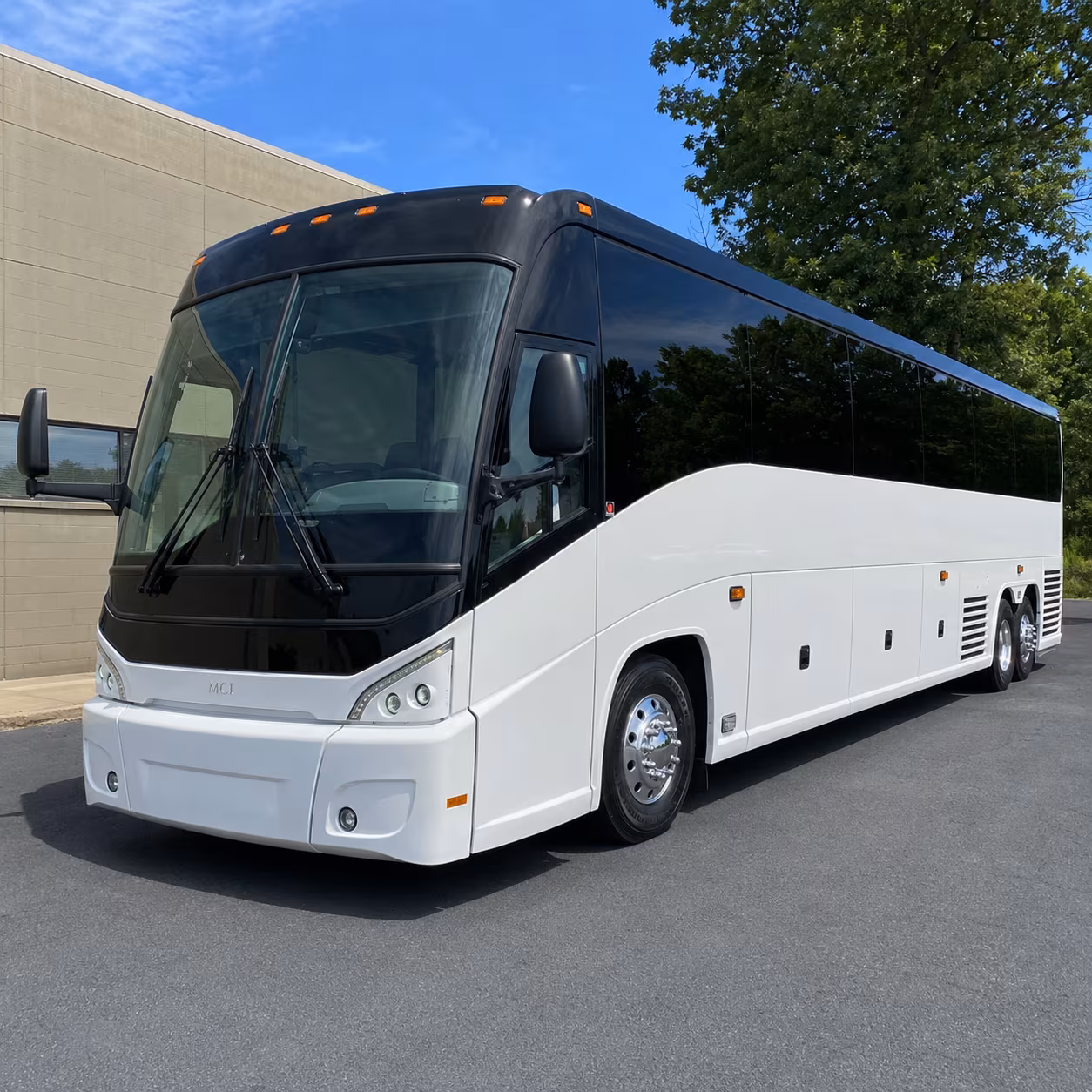 long distance bus rentals from davenport to iowa city and des moines