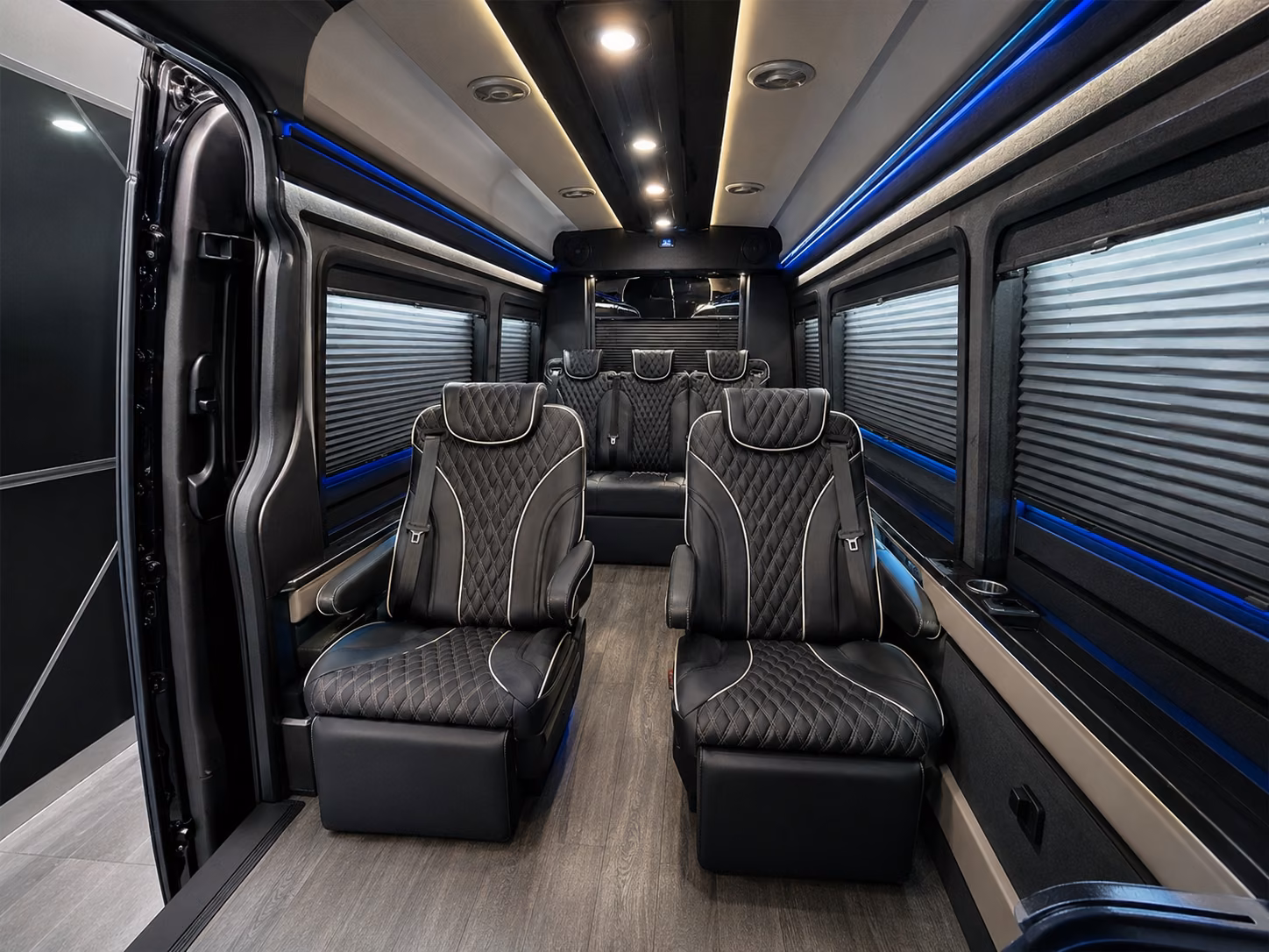 regional airport shuttle buses to peoria and dubuque