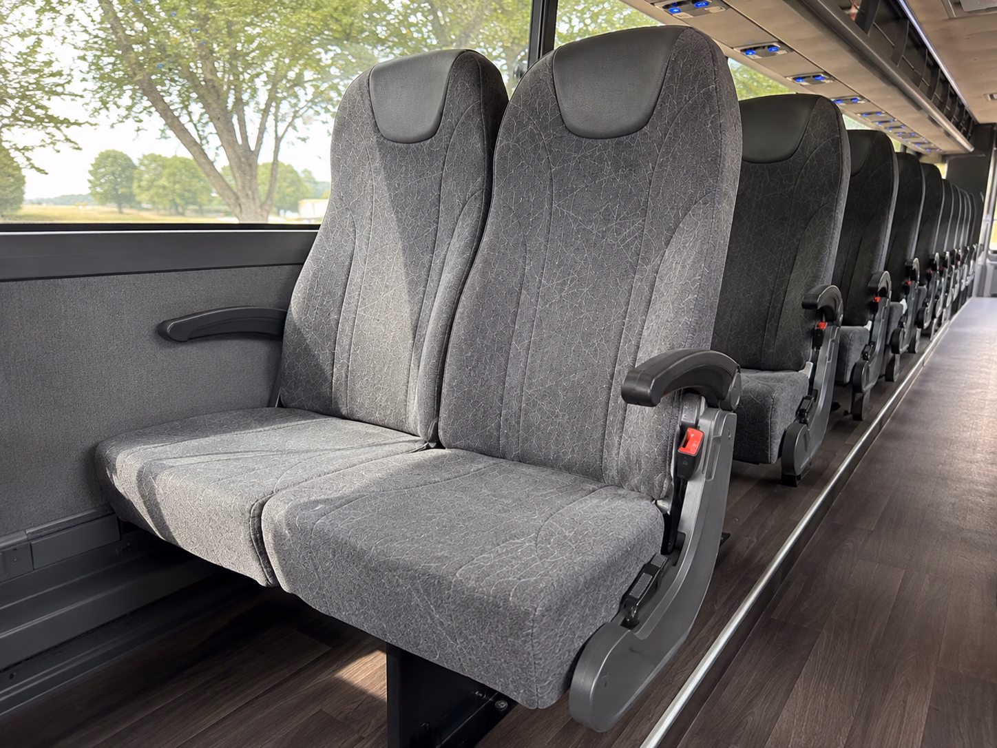 wide river winery bus rentals for groups in davenport